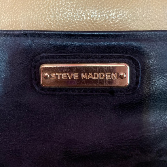 Steve Madden Tote - Picture 4 of 4
